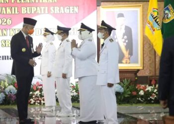 Ganjar Minta Seluruh Bupati/Wali Kota Jateng Waspadai Varian Baru Covid-19