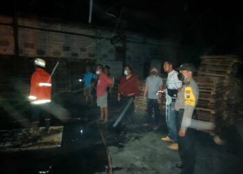 Kebakaran Pabrik Brekeet Bekas Pabrik Korek di Branggahan Kediri