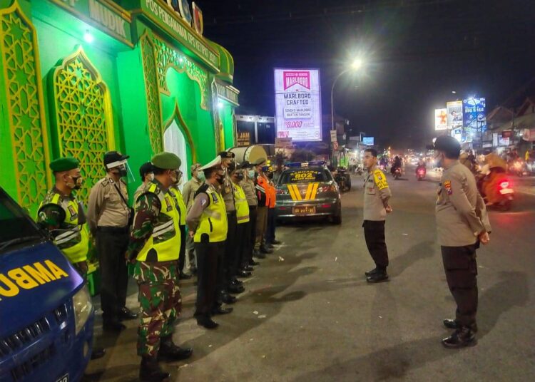 Inilah Tugas Tambahan Bagi personil TNI-Polri Saat Berjaga di Pospam Lebaran Wilayah Babat