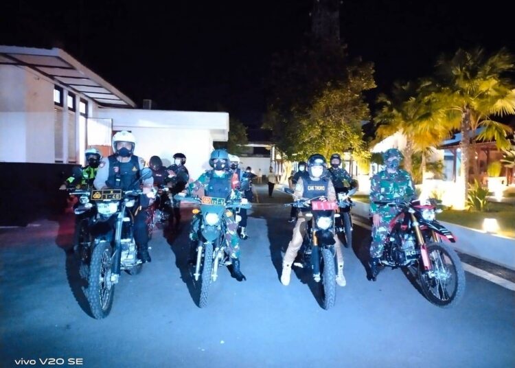 Forkopimda Lumajang Gelar Patroli Gabungan Cek Protokol Kesehatan Di Masjid Dan Gereja