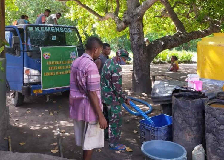 Hari Kedua, Koramil 03 Maritaing Distribusi 15000 Liter Air Bersih Bagi Masyarakat