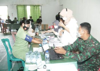 Kodim 0812 Lamongan Gelar Vaksinasi Covid-19 Pada Persit Kartika Chandra Kirana Cabang XXVII dan Istri Purnawirawan