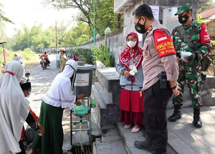 Polres Gresik : Wajib Taat Prokes, Haul Siti Fatimah Binti Maimun Diawasi Satgas Covid-19