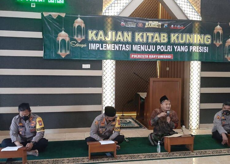 Polda Jatim dan Polres Jajaran Serentak Ngaji Kitab Kuning