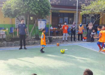 Dalam Rangka Pembinaan bibit Sepakbola Muda Lamongan, Selenggarakan Turnamen Futsal Usia SD/MI Se Desa Plosowahyu