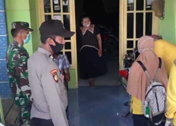 Babinsa Kebonsari Terus Galakkan Edukasi Protokol Kesehatan di Wilayah Secara Dortudor