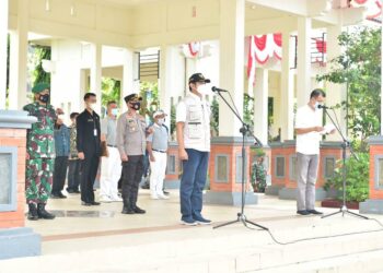 Bupati Lamongan Yes Pimpin Apel Pendistribusian Bantuan Bagi Warga Terdampak covid-19