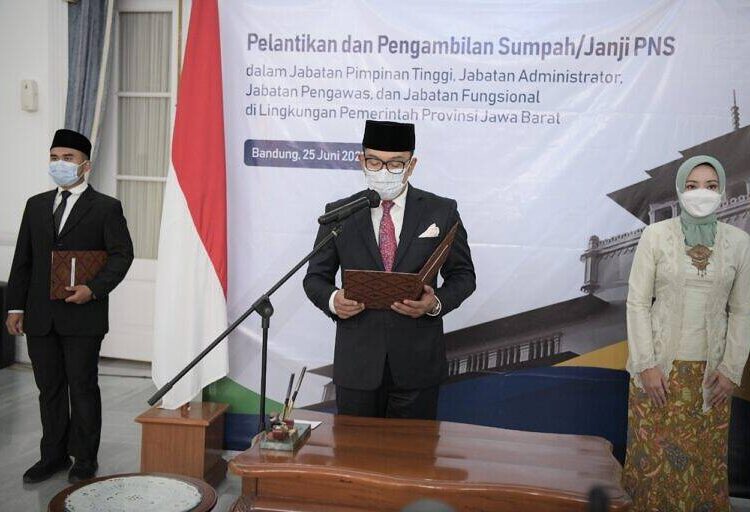 Gubernur JABAR Ridwan Kamil Lantik 215 PNS Secara Virtual