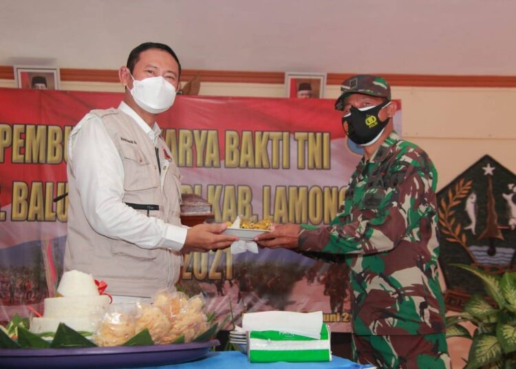 Bupati Lamongan Resmi Membuka Karya Bakti TNI Skala Besar Tahun 2021 di Wilayah Kodim 0812 Lamongan