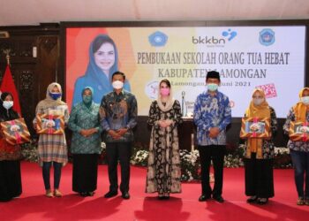 Resmi Dibuka, Lamongan Menjadi Pilot Project Sekolah Orang Tua Hebat