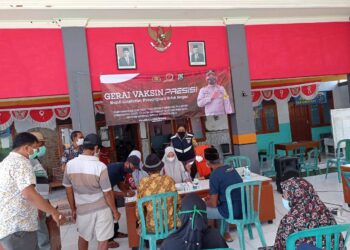 Polsek Lamongan Gelar Vaksinasi Covid-19, Sukseskan Target 1 Juta Vaksinasi Perhari Di seluruh Indonesia Bagi Masyarakat Sesuai Arahan Kapolri