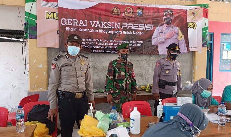 Bhakti Kesehatan Bhayangkara Untuk Negeri Bertempat Di Desa Ketapangtelu, Karangbinangun, Lamongan, Gerai Vaksin Presisi Diminati Warga