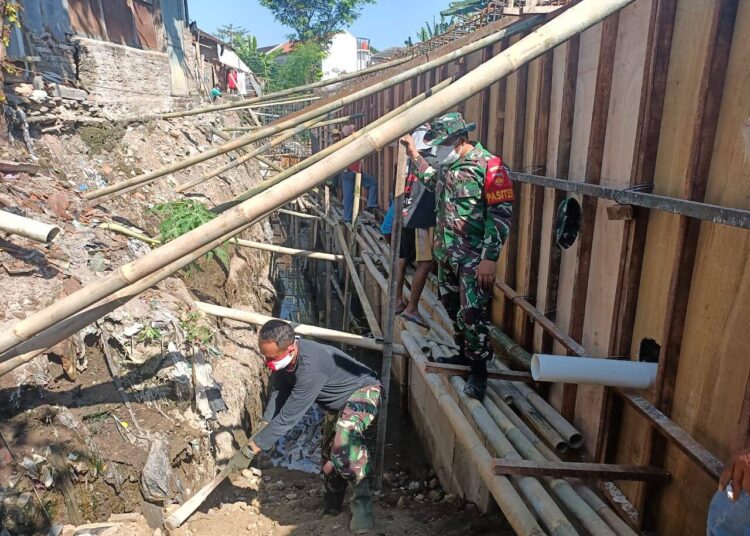 Pastikan Hasil Memuaskan, Pasiter Rutin Cek Ke Lokasi TMMD