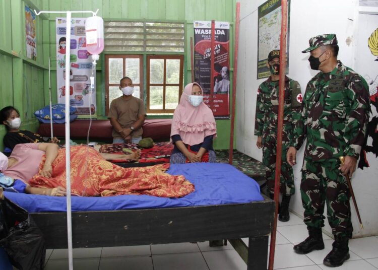 Pos Satgas Pamtas RI-PNG Melayani Kesehatan Masyarakat Sampai Dengan Rawat Inap Sementara