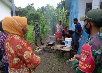 Untuk Memajukan Usaha Kripik Balado di Kampung Mosso, TNI Undang Kabid UKM Kota Jayapura