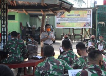 Satgas Pamtas Dan Unsur CIQ’s PLBN Skouw Menerima Sosialisasi Dari Kepala Karantina Kelas I Jayapura