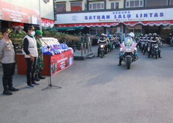 TNI- Polri Dan Pemkab Lamongan Salurkan Kebutuhan Urgent Warga Terdampak Covid-19 Dalam PPKM Darurat