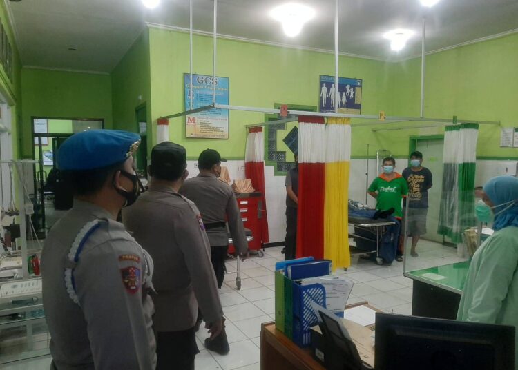 Personel Gabungan Tiga Pilar Gelar Patroli Pantau Penerapan PPKM Level 4