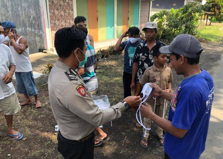 Polsek Jajaran Gelar Operasi Yustisi Bagikan Masker Gratis Kepada Masyarakat Ditengah PPKM Level 4