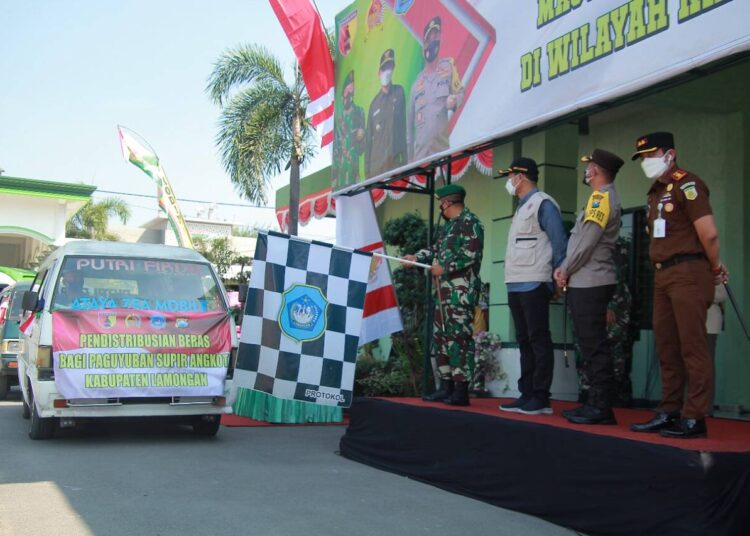 Bansos Terus Disalurkan Kepada Masyarakat Terdampak PPKM Level 4 Oleh Tiga Pilar Kabupaten