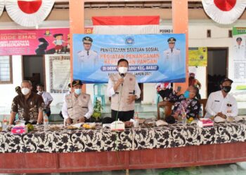 Bupati Lamongan Yurohnur Serahkan Bantuan Sosial Untuk Antisipasi Rawan Pangan