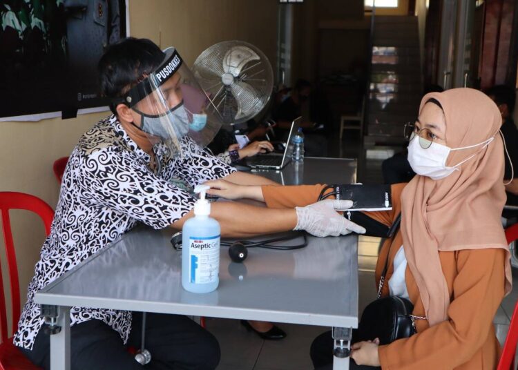 Ratusan Masyarakat Antusias Ikuti Vaksinasi di Gerai Vaksinasi Presisi Polres Lumajang Dan Polsek Jajaran