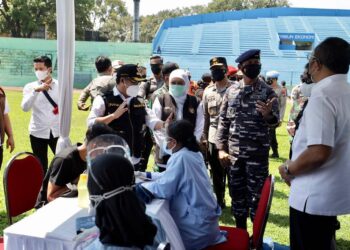 Forkompimda Jatim Cek Serbuan Vaksinasi di Stadion Gajayana Malang