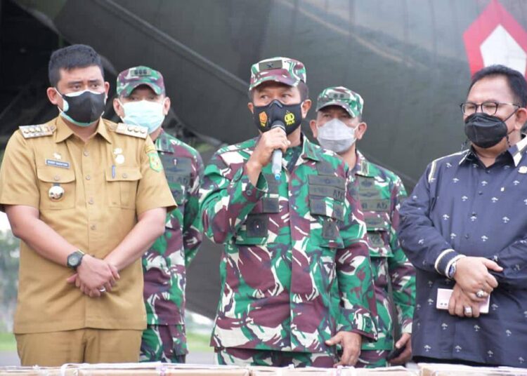 Kasdam I/BB Terima Bantuan Oksigen Concentator Dari Panglima TNI