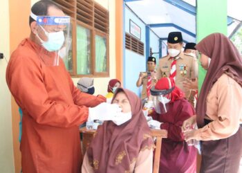 Tinjau Vaksinasi, Bupati Yes Harap Herd Immunity Segera Terbentuk Untuk PTM