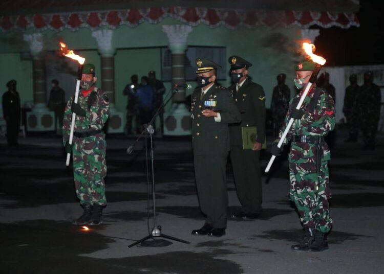 Ribuan Lilin Terangi TMP Kusuma Negara Di Detik-Detik Jelang HUT RI 76