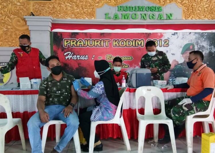 Kodim 0812/Lamongan Fasilitasi 1.470 Vaksin Tahap ke II Kepada Masyarakat Kabupaten Lamongan