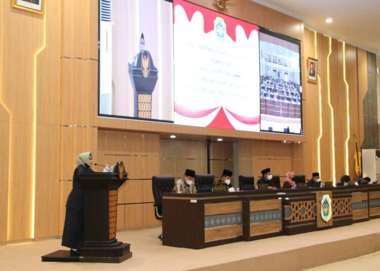 Bupati YES Hadiri Penyampaian Pandangan Umum Fraksi-Fraksi Perubahan APBD Lamongan 2021