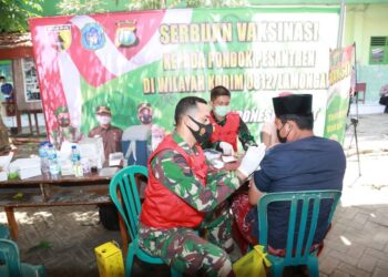 Gerai Vaksinasi Terus Digencarkan TNI Kodim 0812/Lamongan dengan Menyasar 2000 Siswa/Siswi Santri