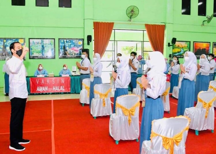 Presiden Tinjau Langsung Program Vaksinasi Bagi Masyarakat di Provinsi Lampung
