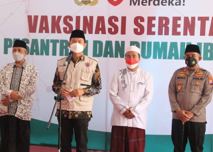 Pondok Pesantren Dan Rumah Ibadah Adakan Vaksinasi Merdeka Serentak