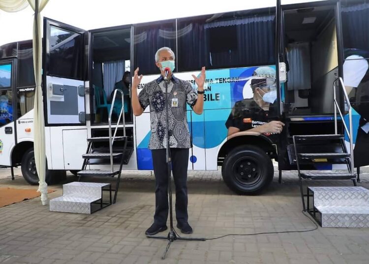 Untuk Mempercepat Aksesnya Vaksinasi, Gubernur Jateng Ganjar Pranowo luncurkan Bus Vaksin