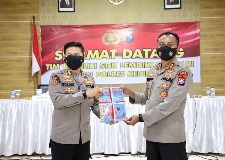 Kunjungan Tim Peneliti STIK Lemdiklat Polri Terkait Program ETLE di Polres Kediri