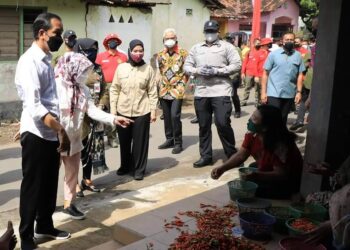 Senangnya Warga Segaran Klaten Didatangi Ganjar dan Jokowi