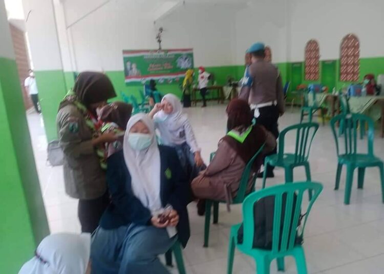 Sukseskan Vaksinasi Polsek Ujungpangkah Gandeng Pelajar MTs-Ma Ihyaul Ulum