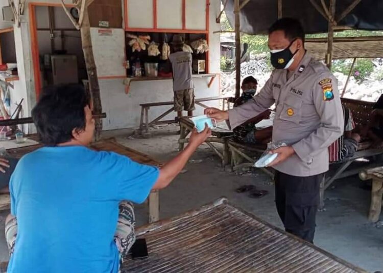 Polsek Ujungpangkah,”Mari Semua Tetap Disiplin Prokes”