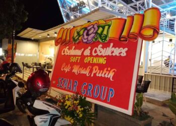 Industri Kreatif FKBN Kediri Raya : Telur pecah pemesanan perdana Karangan bunga ucapan soft opening