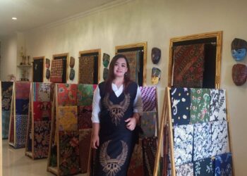UMKM IKM FKBN Kediri Raya : Batik Lochatara pusat peradaban budaya batik klasik modern Khas Kediri disukai anak muda milenial