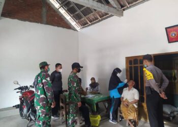 Petugas gabungan TNI Polri dan pemkab terus tingkatkan Pendisiplinan Protokol kesehatan