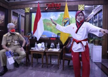 sekar bikin ganjar pranowo bergidik di ruang kerjanya