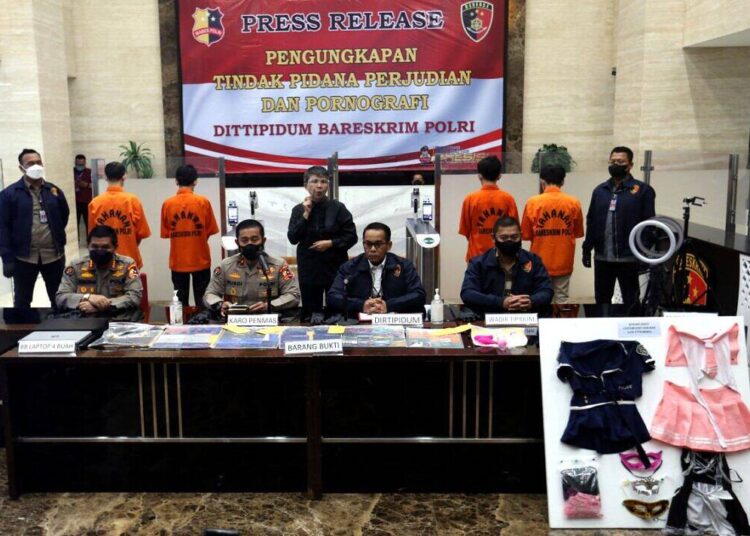Bareskrim Polri Bongkar Situs Web Judi Online, Sekaligus Layani Adegan Seks Streaming