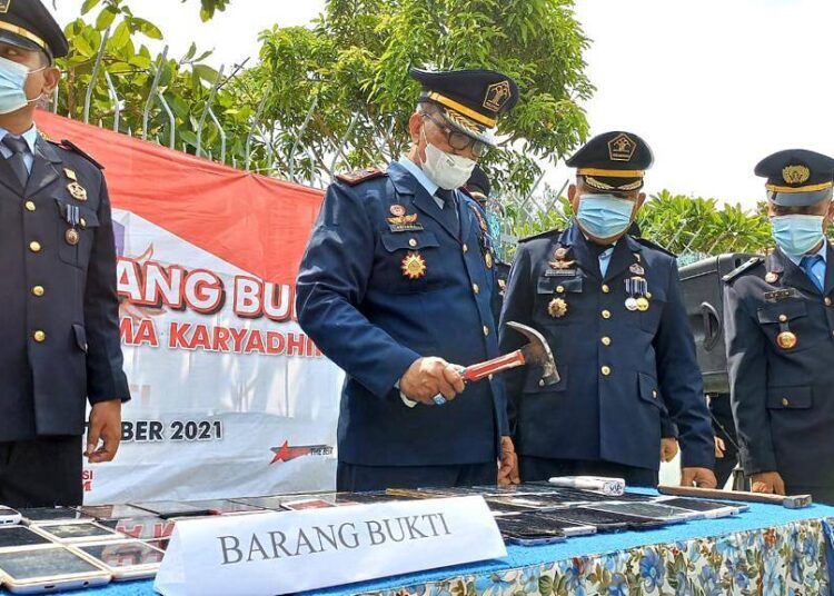 Kalapas Tegaskan Komitmen di Upacara Puncak HDKD 2021, Apel Pemusnahan Barang Bukti