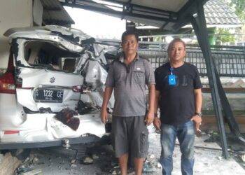 Rumah Anggota TNI Diseruduk Truk Kontainer