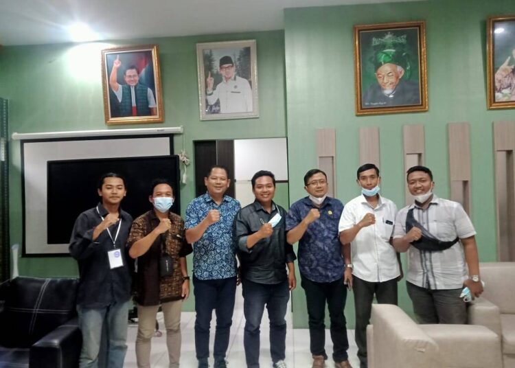 Tekat Kuat Pemuda Desa Gempolpading Audiensi dengan Ketua DPRD Lamongan Wujudkan Ujian Seleksi Perangkat Desa Secara Jujur