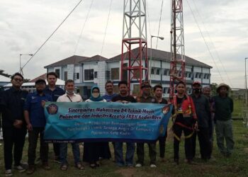 Industri kreatif FKBN Kediri Raya Kolaborasi Mahasiswa Polinema berhasil menciptakan teknologi tepat guna tower pembangkit listrik tenaga angin