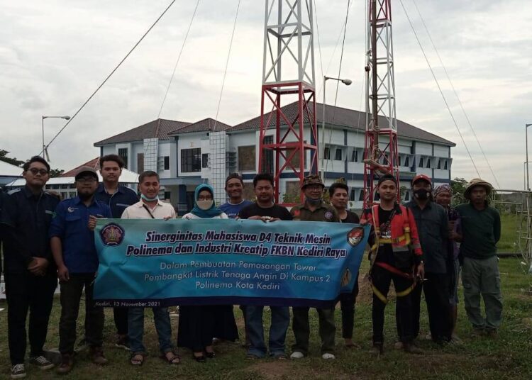 Industri kreatif FKBN Kediri Raya Kolaborasi Mahasiswa Polinema berhasil menciptakan teknologi tepat guna tower pembangkit listrik tenaga angin